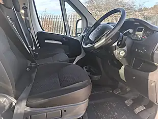 Used 2022 Citroen Relay 35 Plus Ready To Run Tipper Double Cab White - Interior and Exterior details 13