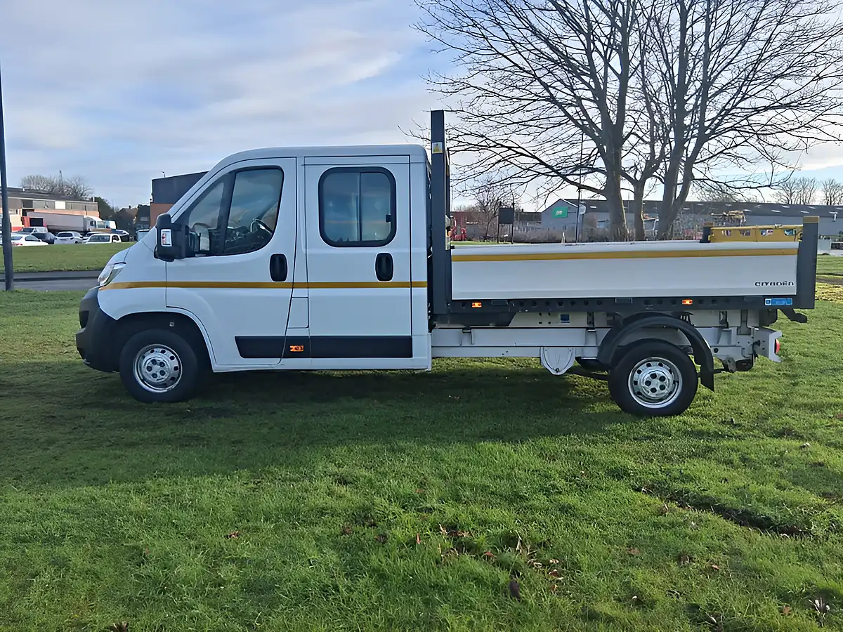 Used 2022 Citroen Relay 35 Plus Ready To Run Tipper Double Cab White - Interior and Exterior details 3