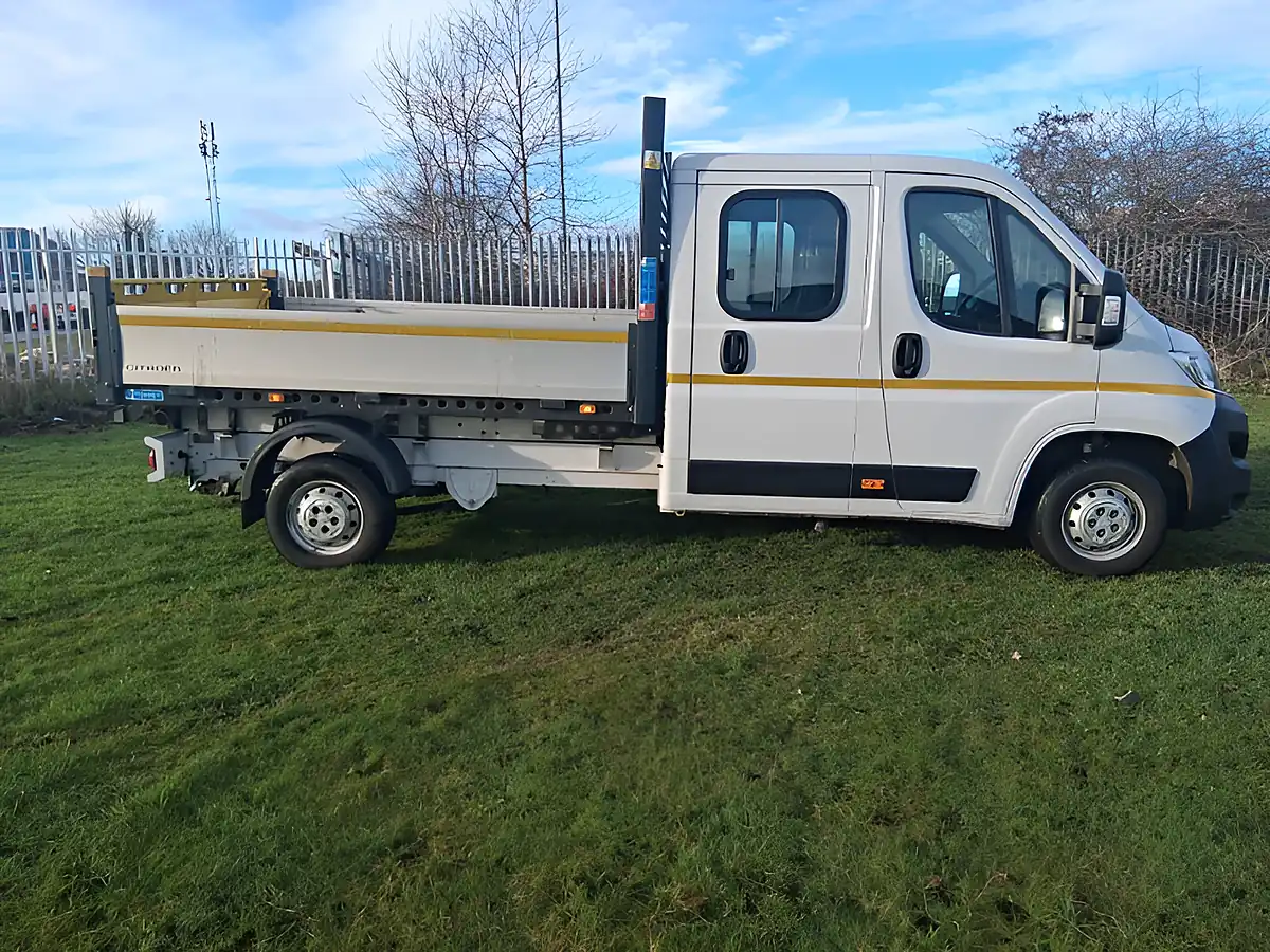 Used 2022 Citroen Relay 35 Plus Ready To Run Tipper Double Cab White - Interior and Exterior details 7