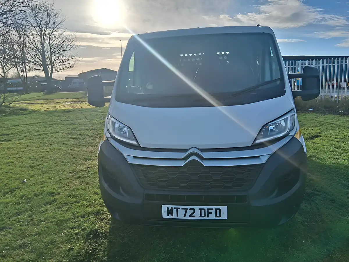 Used 2022 Citroen Relay 35 Plus Ready To Run Tipper Double Cab White - Interior and Exterior details 9