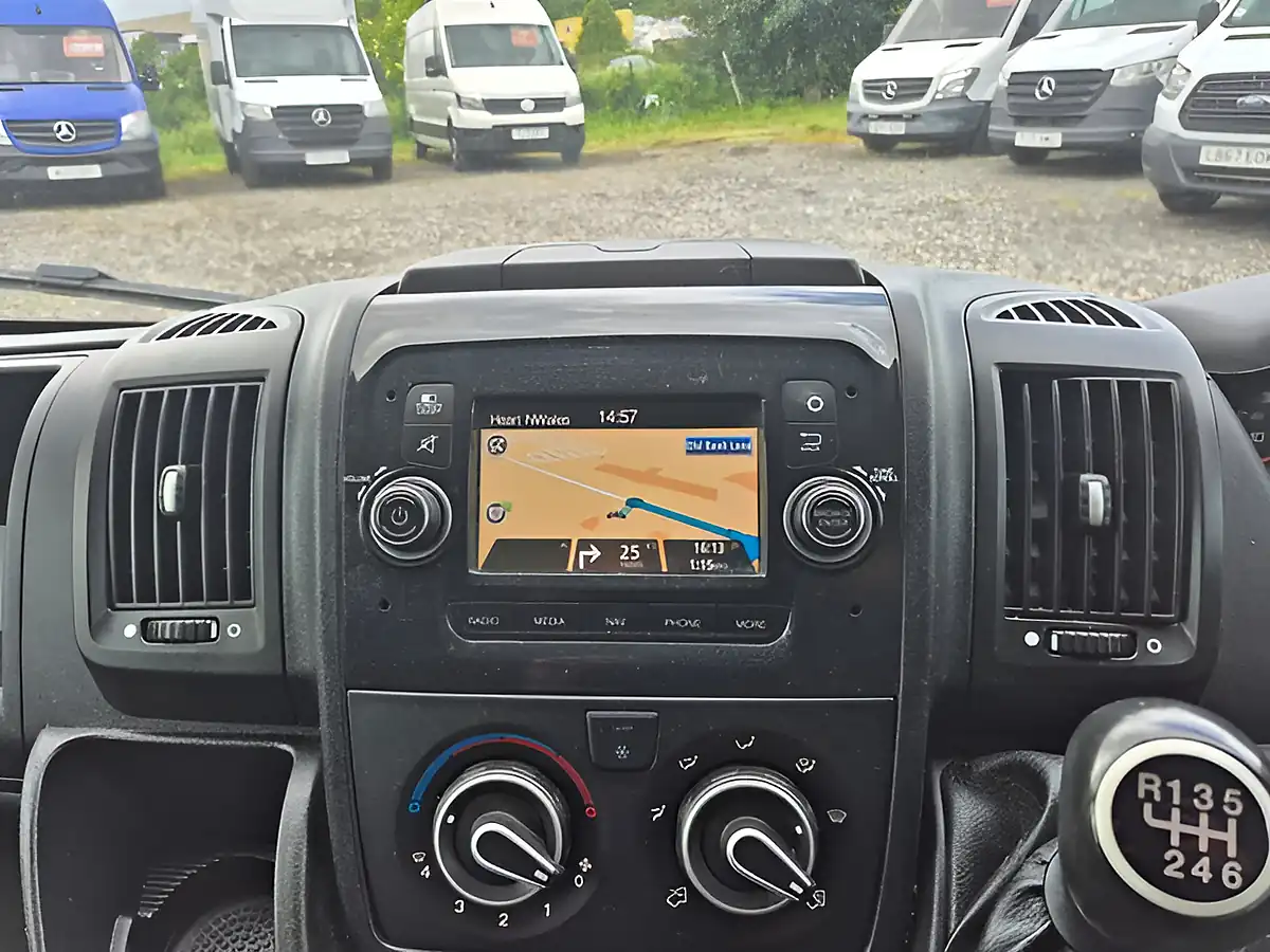 Used 2022 Citroen Relay Enterprise White - Interior and Exterior details 3