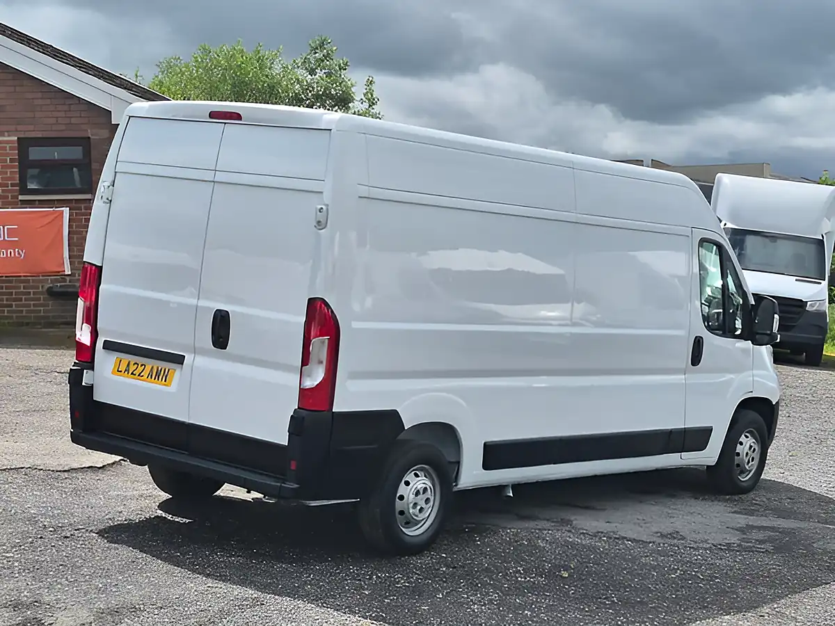 Used 2022 Citroen Relay Enterprise White - Interior and Exterior details 6