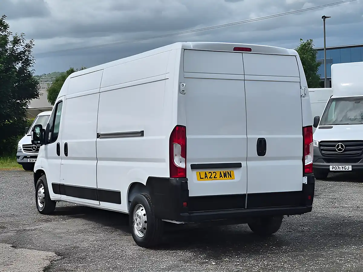 Used 2022 Citroen Relay Enterprise White - Interior and Exterior details 7