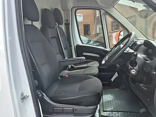 Used 2022 Citroen Relay Enterprise White - Interior and Exterior details 8