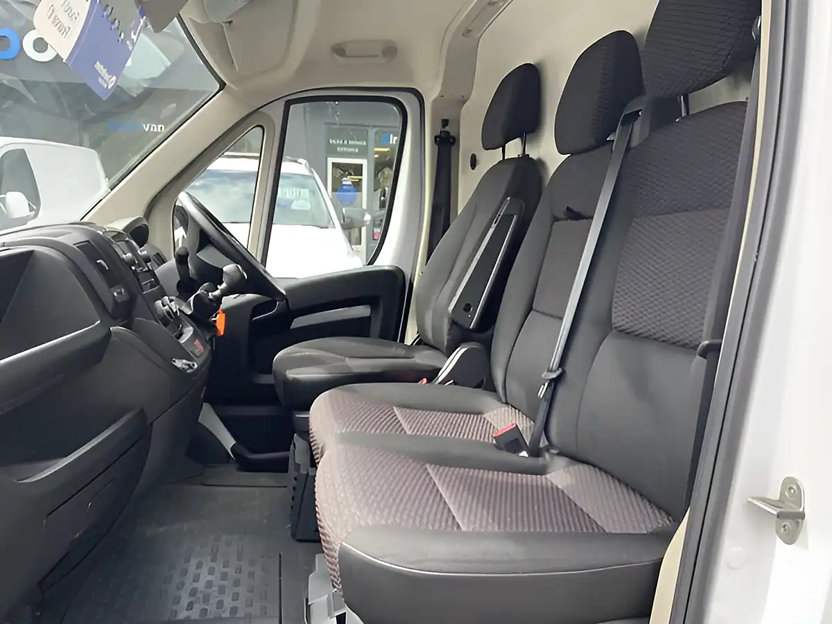 Used 2022 Citroen Relay Enterprise White - Interior and Exterior details 15