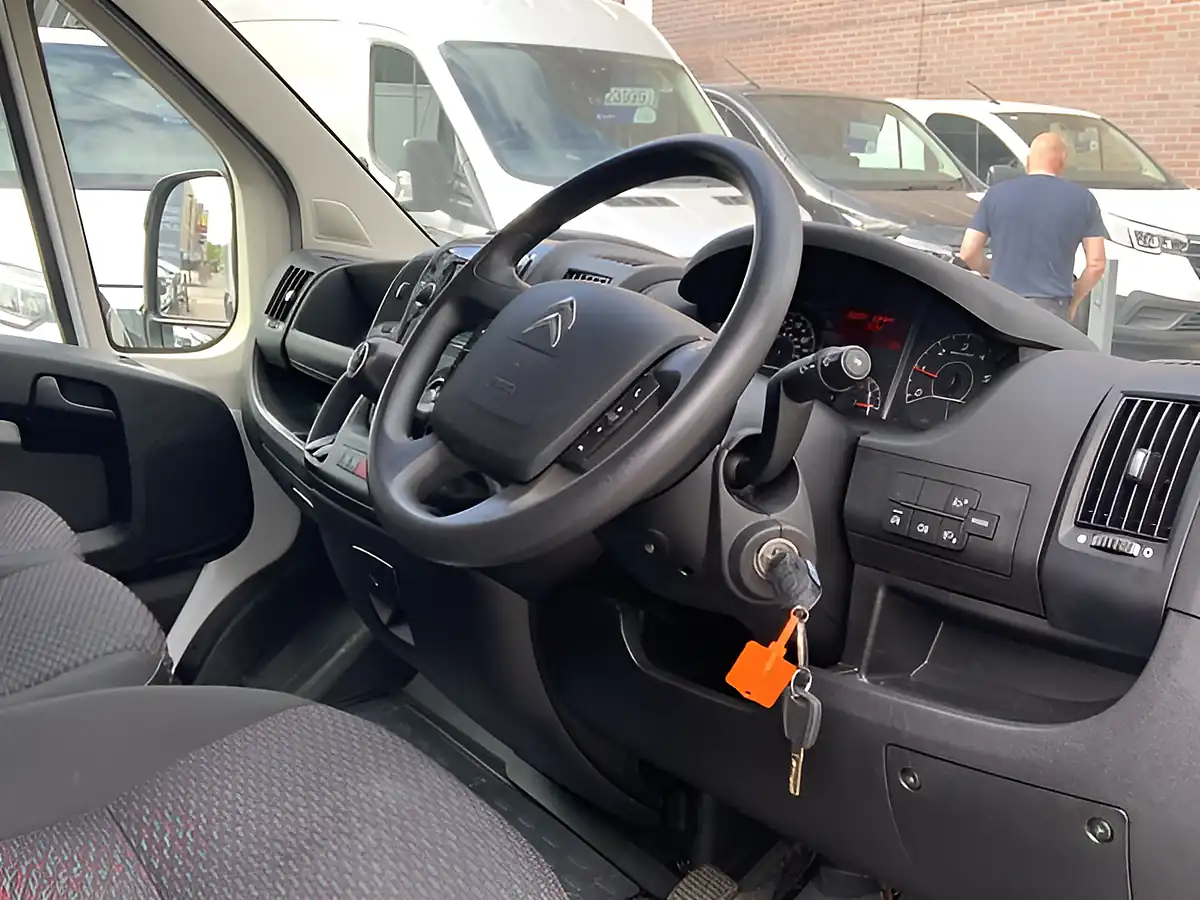 Used 2022 Citroen Relay Enterprise White - Interior and Exterior details 19