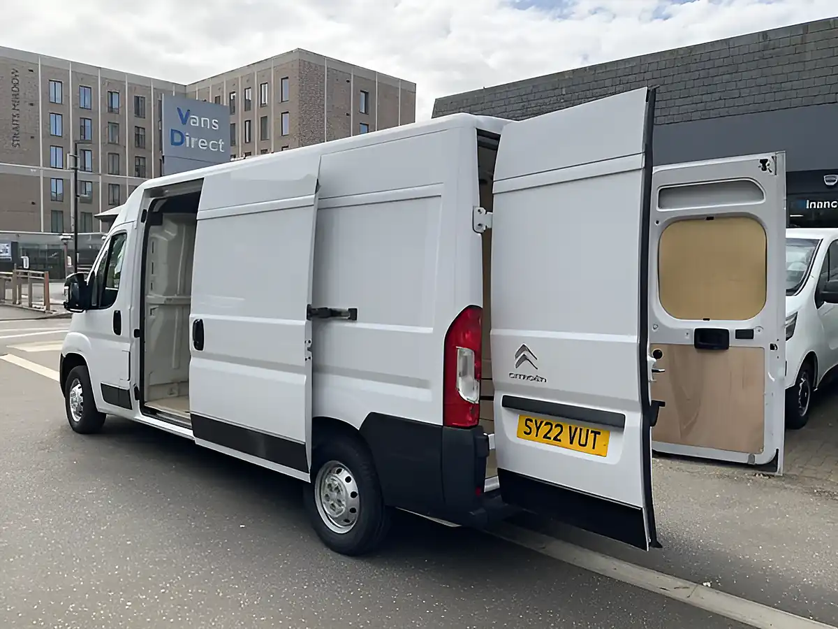 Used 2022 Citroen Relay Enterprise White - Interior and Exterior details 8