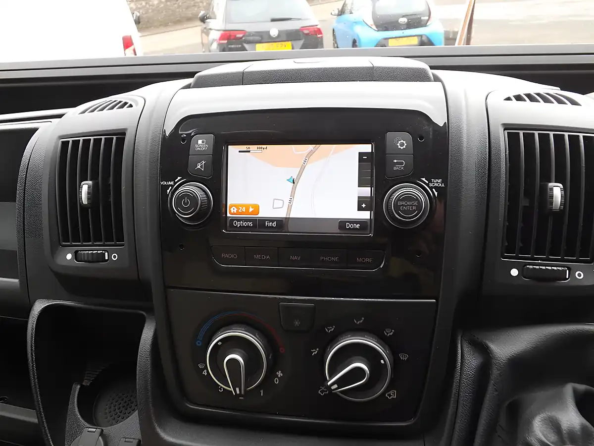Used 2022 Citroen Relay Enterprise White - Interior and Exterior details 18
