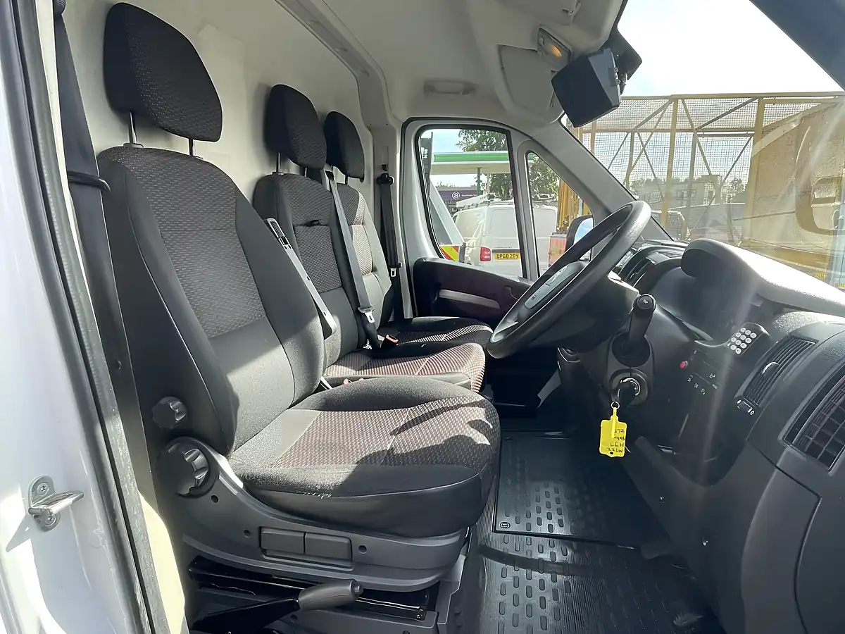 Used 2022 Citroen Relay Enterprise Xlwb L4H2 White - Interior and Exterior details 12