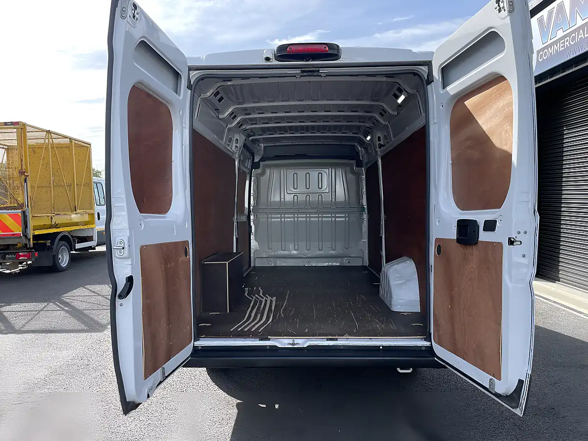 Used 2022 Citroen Relay Enterprise Xlwb L4H2 White - Interior and Exterior details 13