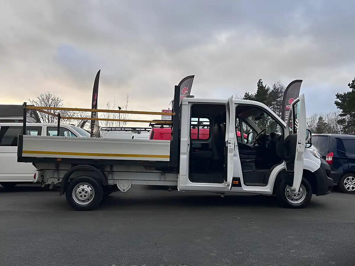 Used 2022 Citroen Relay Plus White - Interior and Exterior details 14