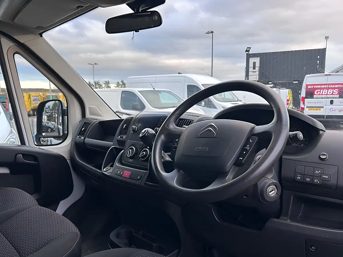 Used 2022 Citroen Relay Plus White - Interior and Exterior details 16