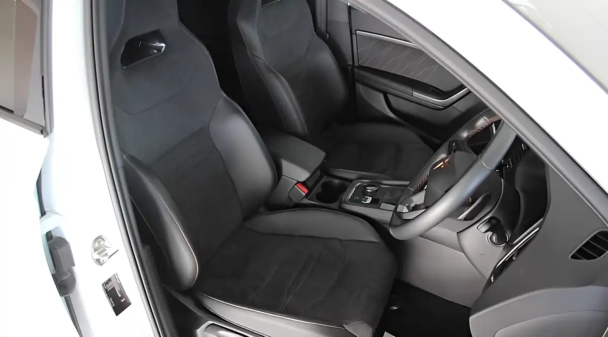 Used 2022 Cupra Ateca VZ1 White - Interior and Exterior details 16