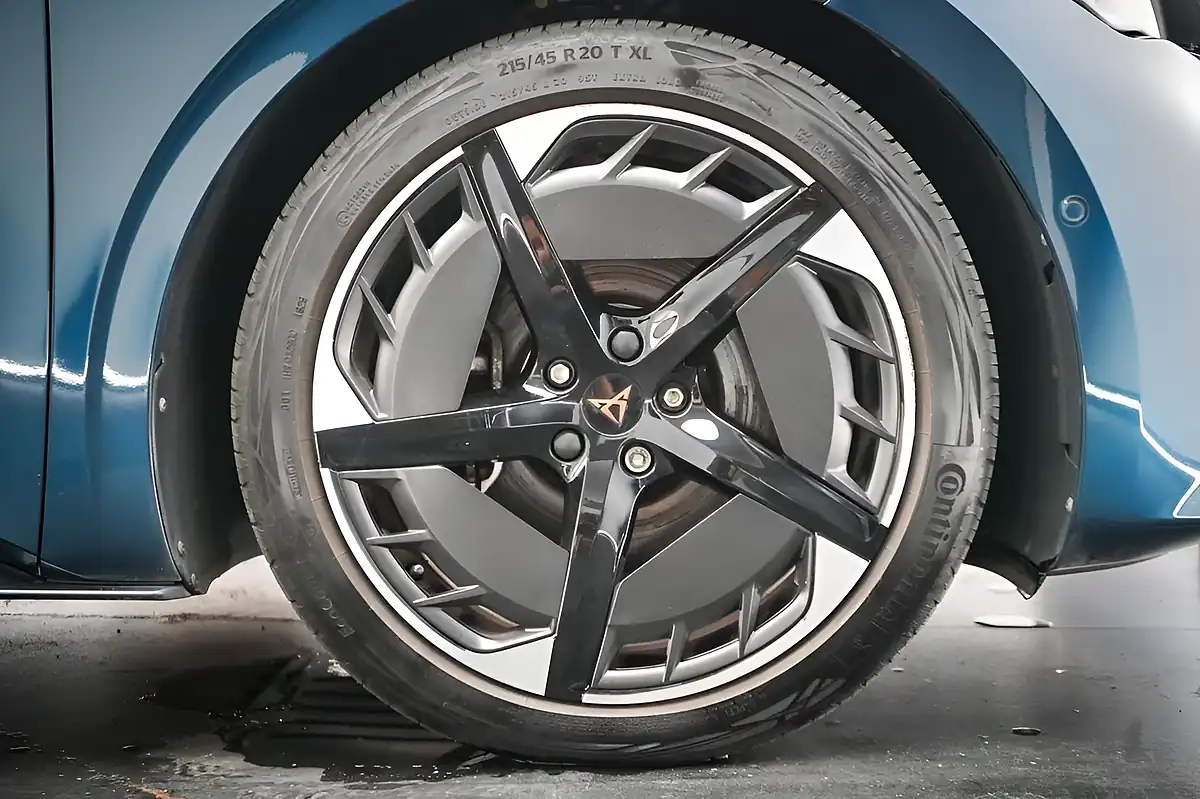 Used 2022 Cupra Born V3 Aurora Blue - Interior and Exterior details 20