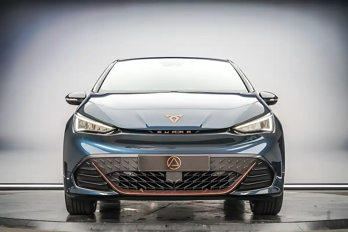 Used 2022 Cupra Born V3 Aurora Blue - Interior and Exterior details 9