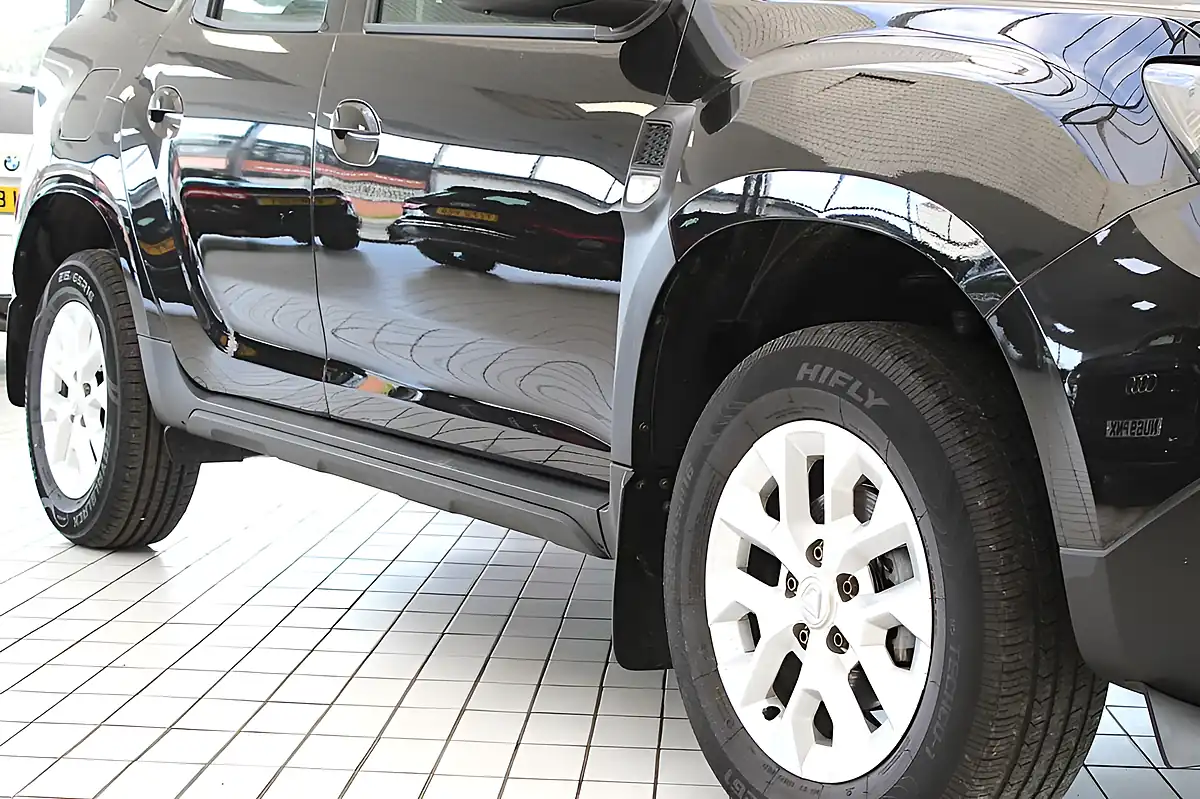 Used 2022 Dacia Duster Comfort Black - Interior and Exterior details 12