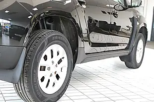 Used 2022 Dacia Duster Comfort Black - Interior and Exterior details 16