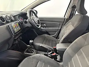 Used 2022 Dacia Duster Comfort Glacier White - Interior and Exterior details 12