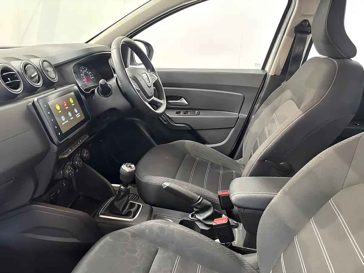 Used 2022 Dacia Duster Comfort Glacier White - Interior and Exterior details 12