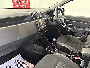 Used 2022 Dacia Duster Comfort Glacier White - Interior and Exterior details 13
