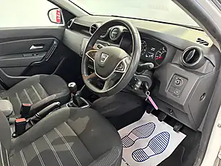 Used 2022 Dacia Duster Comfort Glacier White - Interior and Exterior details 14