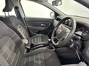 Used 2022 Dacia Duster Comfort Glacier White - Interior and Exterior details 15