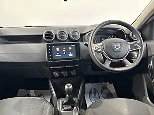 Used 2022 Dacia Duster Comfort Glacier White - Interior and Exterior details 17