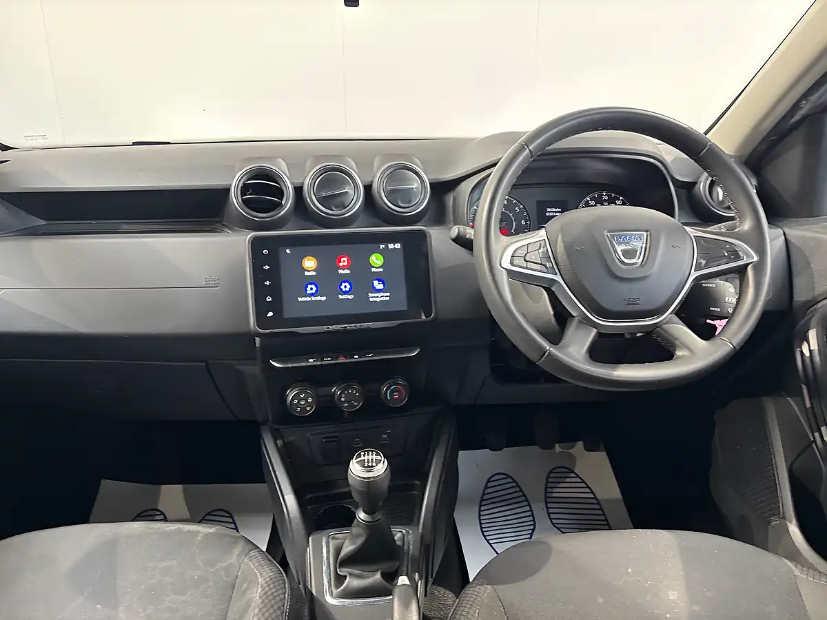 Used 2022 Dacia Duster Comfort Glacier White - Interior and Exterior details 17