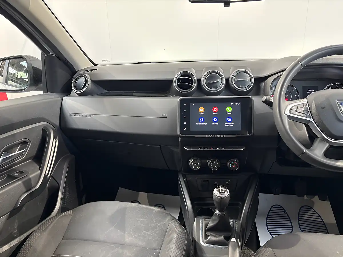 Used 2022 Dacia Duster Comfort Glacier White - Interior and Exterior details 18