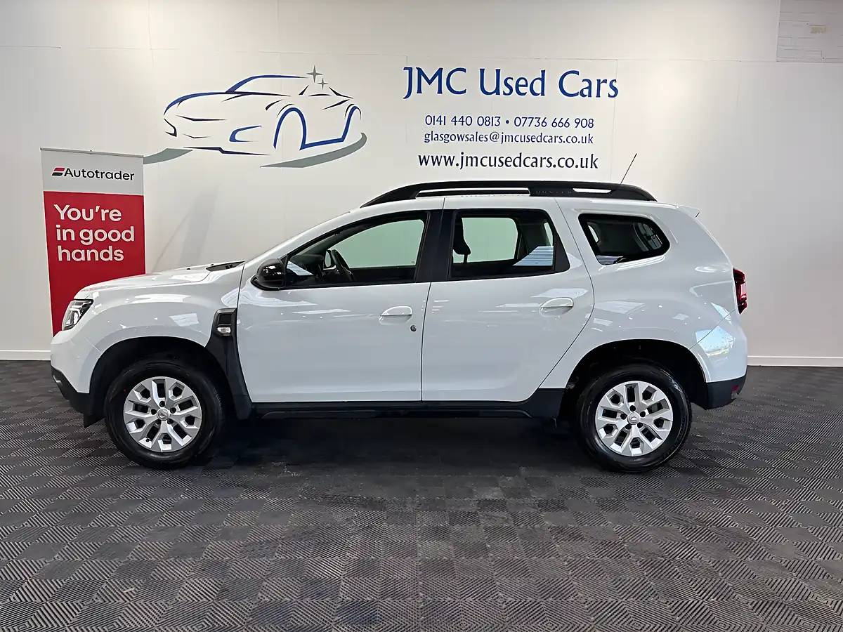 Used 2022 Dacia Duster Comfort Glacier White - Interior and Exterior details 2