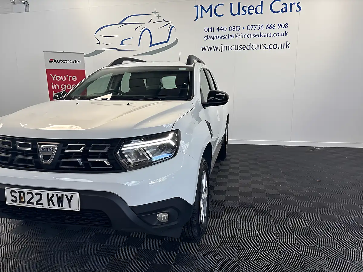 Used 2022 Dacia Duster Comfort Glacier White - Interior and Exterior details 7