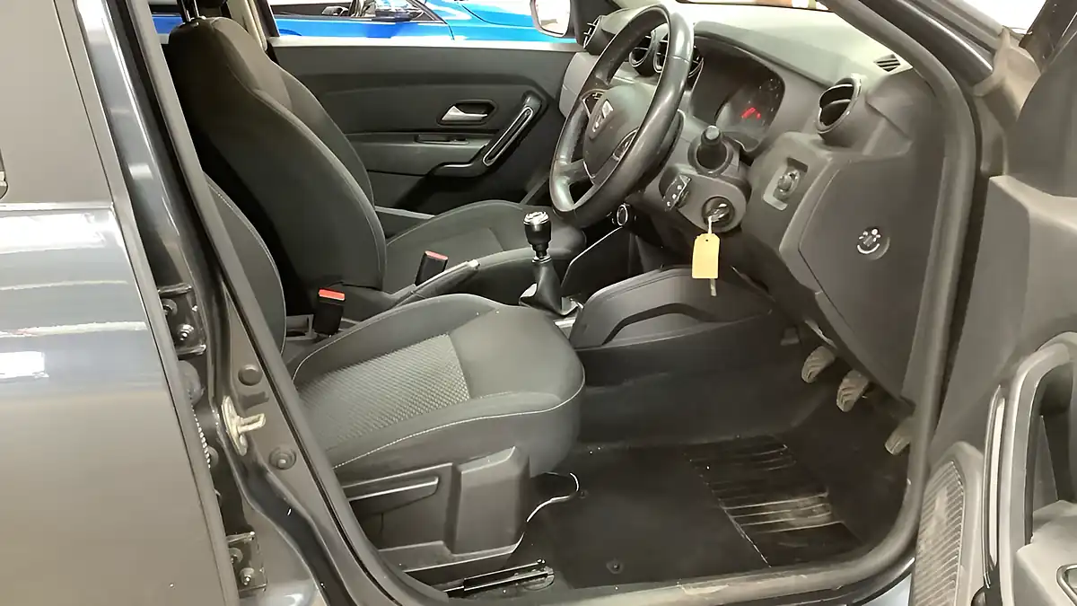 Used 2022 Dacia Duster Comfort Grey - Interior and Exterior details 14
