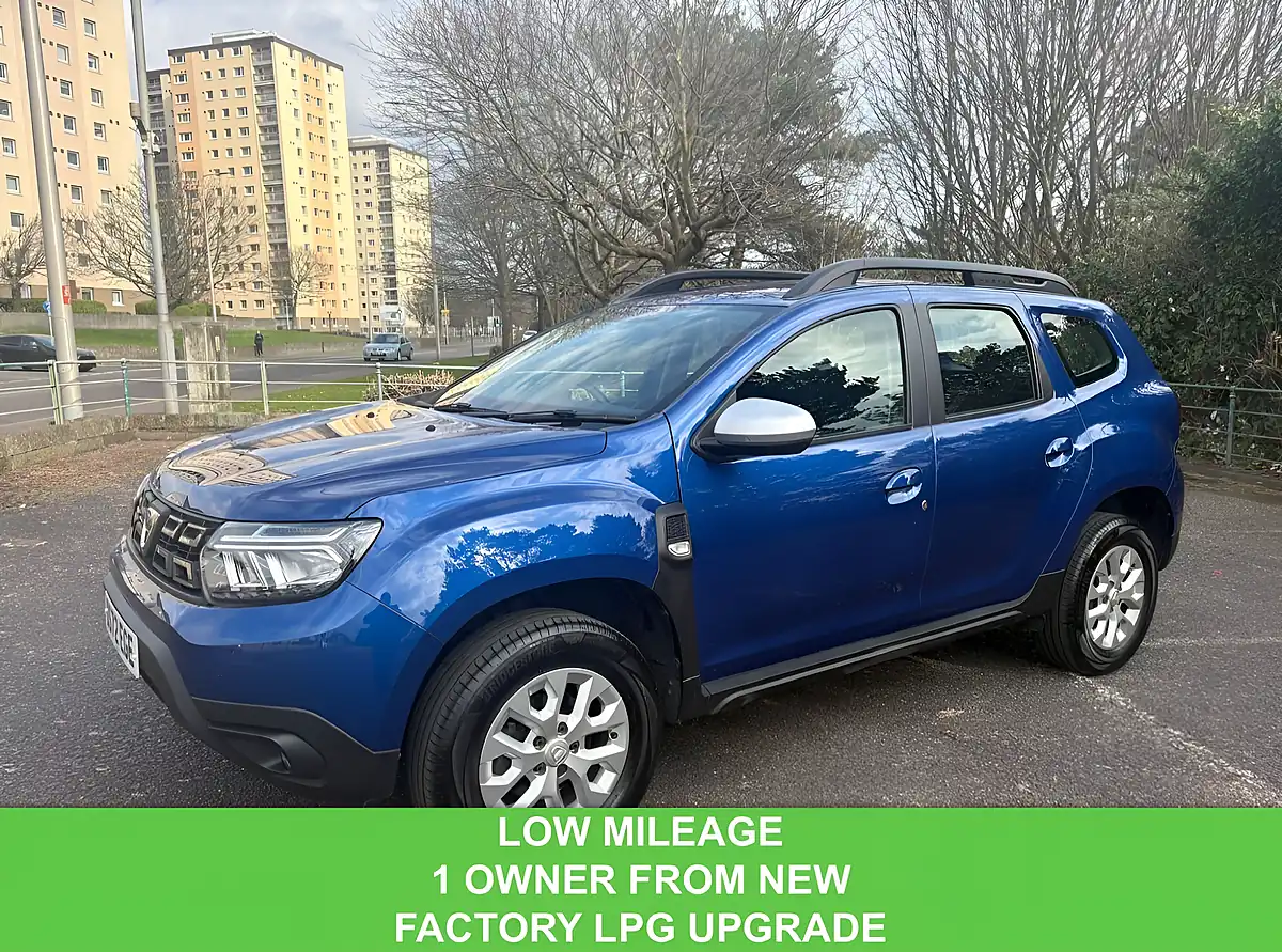 Used 2022 Dacia Duster Comfort Iron Blue - Front View