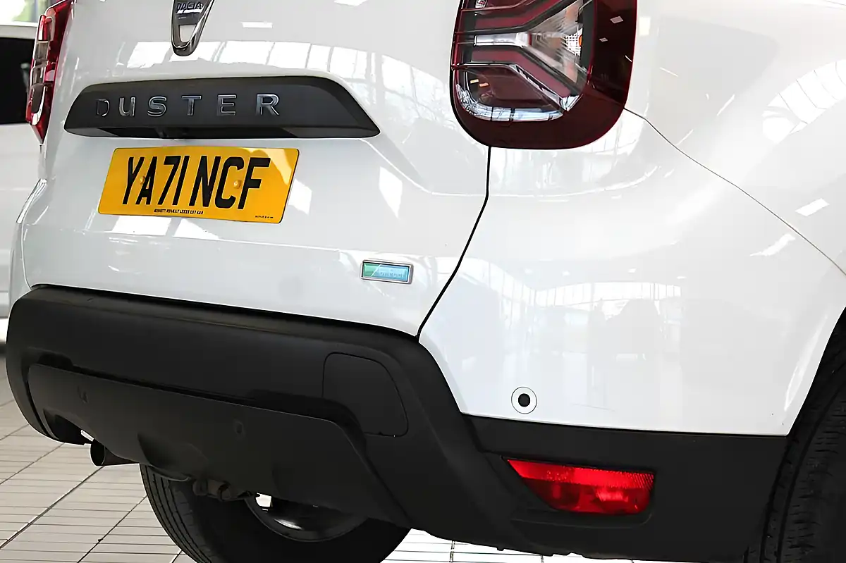 Used 2022 Dacia Duster Comfort White - Interior and Exterior details 15