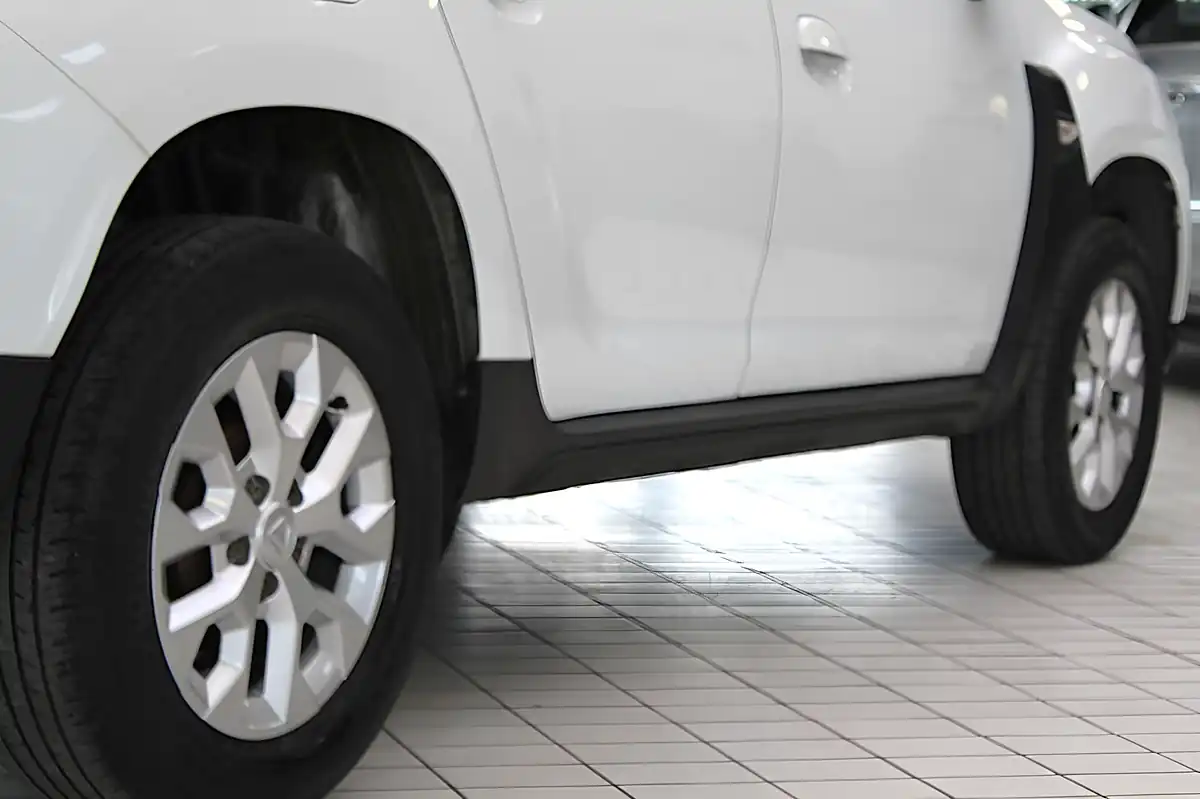 Used 2022 Dacia Duster Comfort White - Interior and Exterior details 16