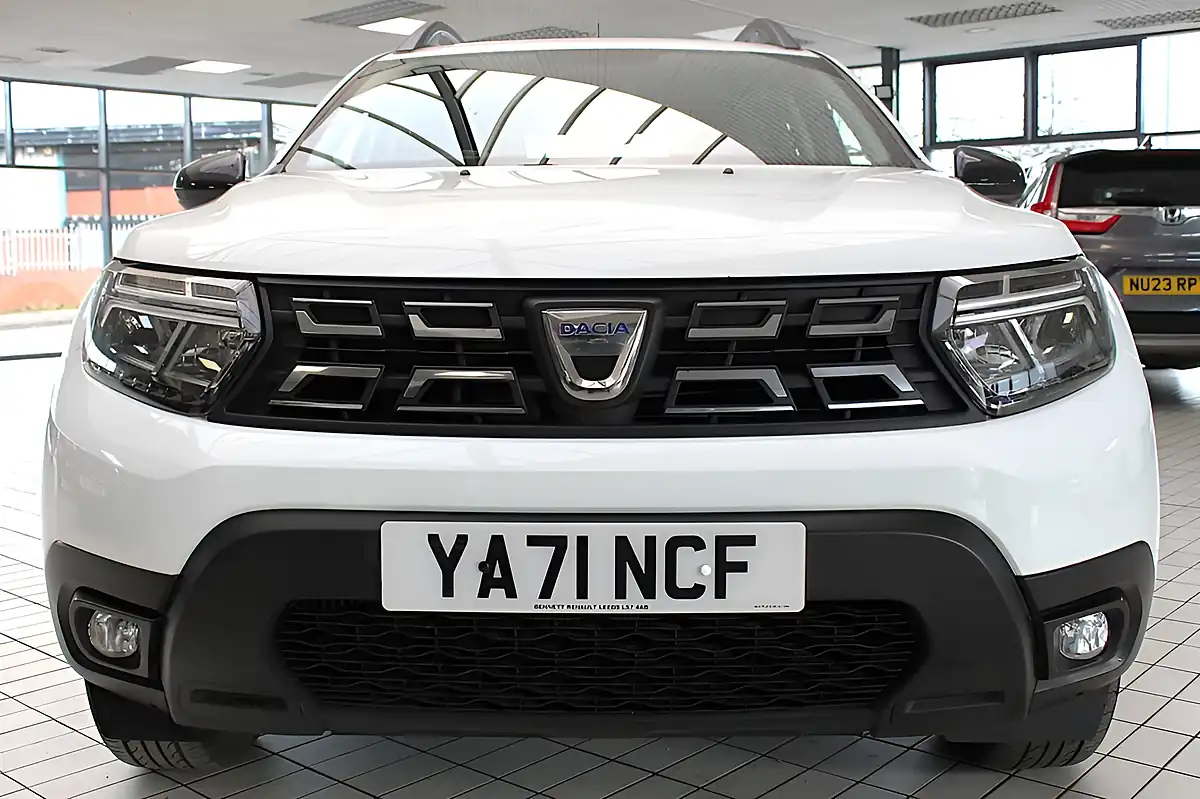 Used 2022 Dacia Duster Comfort White - Interior and Exterior details 8