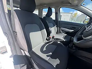 Used 2022 Dacia Duster Essential Glacier White - Interior and Exterior details 13