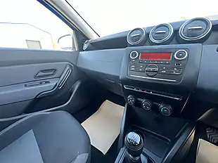 Used 2022 Dacia Duster Essential Glacier White - Interior and Exterior details 14
