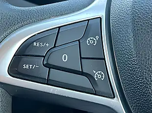 Used 2022 Dacia Duster Essential Glacier White - Interior and Exterior details 19