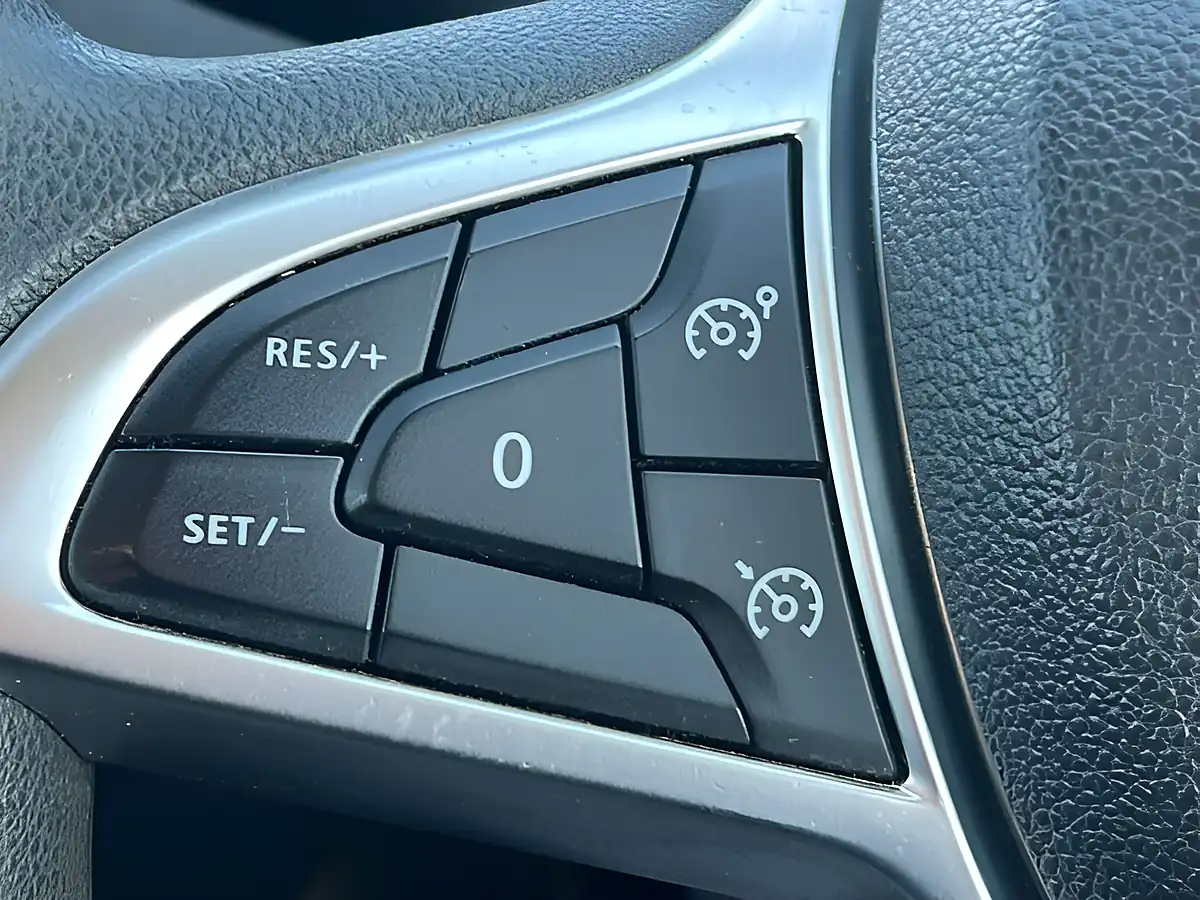 Used 2022 Dacia Duster Essential Glacier White - Interior and Exterior details 19