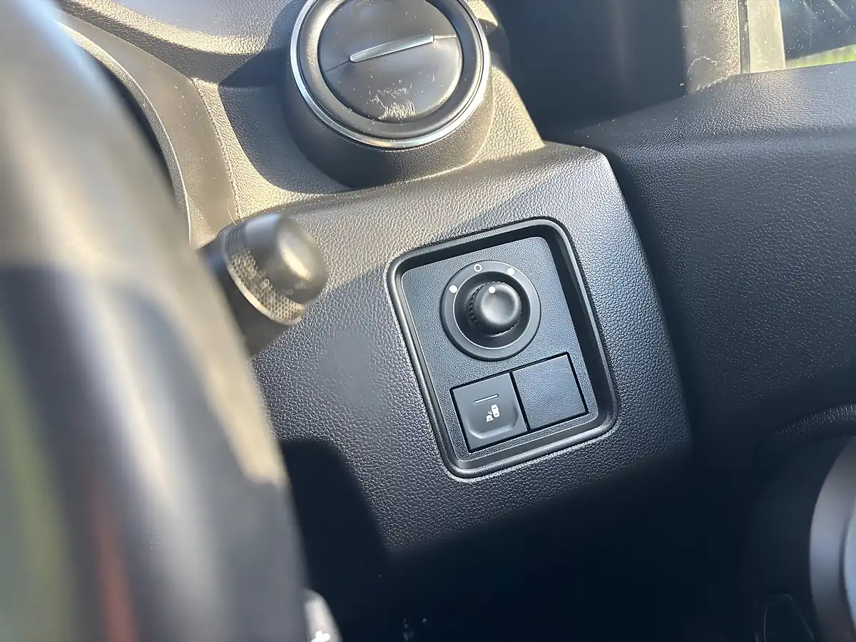 Used 2022 Dacia Duster Prestige Blue - Interior and Exterior details 14