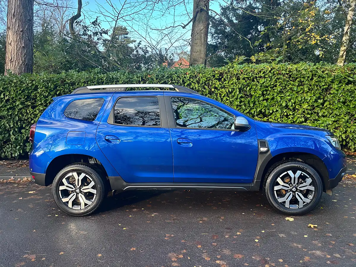 Used 2022 Dacia Duster Prestige Blue - Interior and Exterior details 2