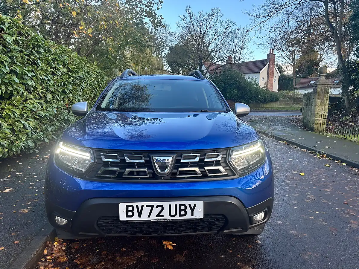 Used 2022 Dacia Duster Prestige Blue - Interior and Exterior details 4