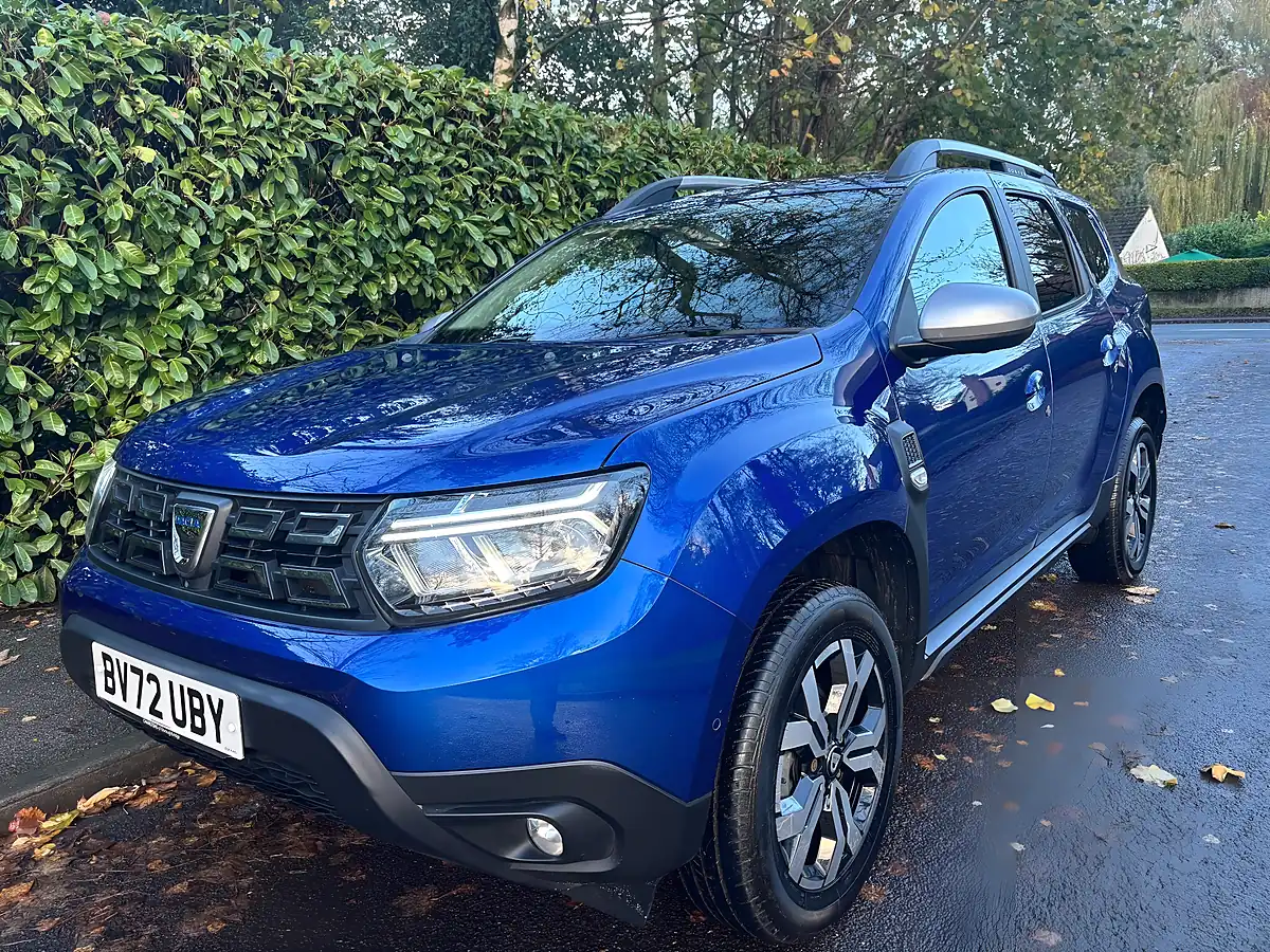 Used 2022 Dacia Duster Prestige Blue - Interior and Exterior details 5