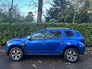 Used 2022 Dacia Duster Prestige Blue - Interior and Exterior details 7