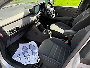 Used 2022 Dacia Jogger Comfort Grey - Interior and Exterior details 10