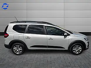 Used 2022 Dacia Jogger Comfort Grey - Interior and Exterior details 5