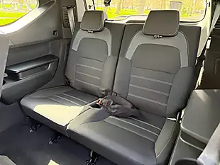 Used 2022 Dacia Jogger Comfort Grey - Interior and Exterior details 8