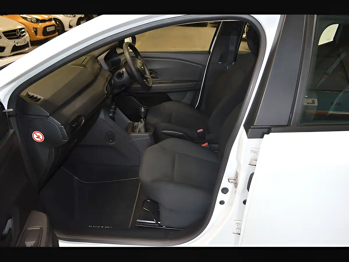 Used 2022 Dacia Sandero Access Glacier White - Interior and Exterior details 10