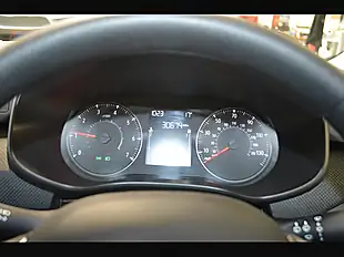 Used 2022 Dacia Sandero Access Glacier White - Interior and Exterior details 11